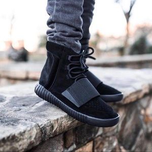 Adidas Yeezy Triple Black 750 Boost